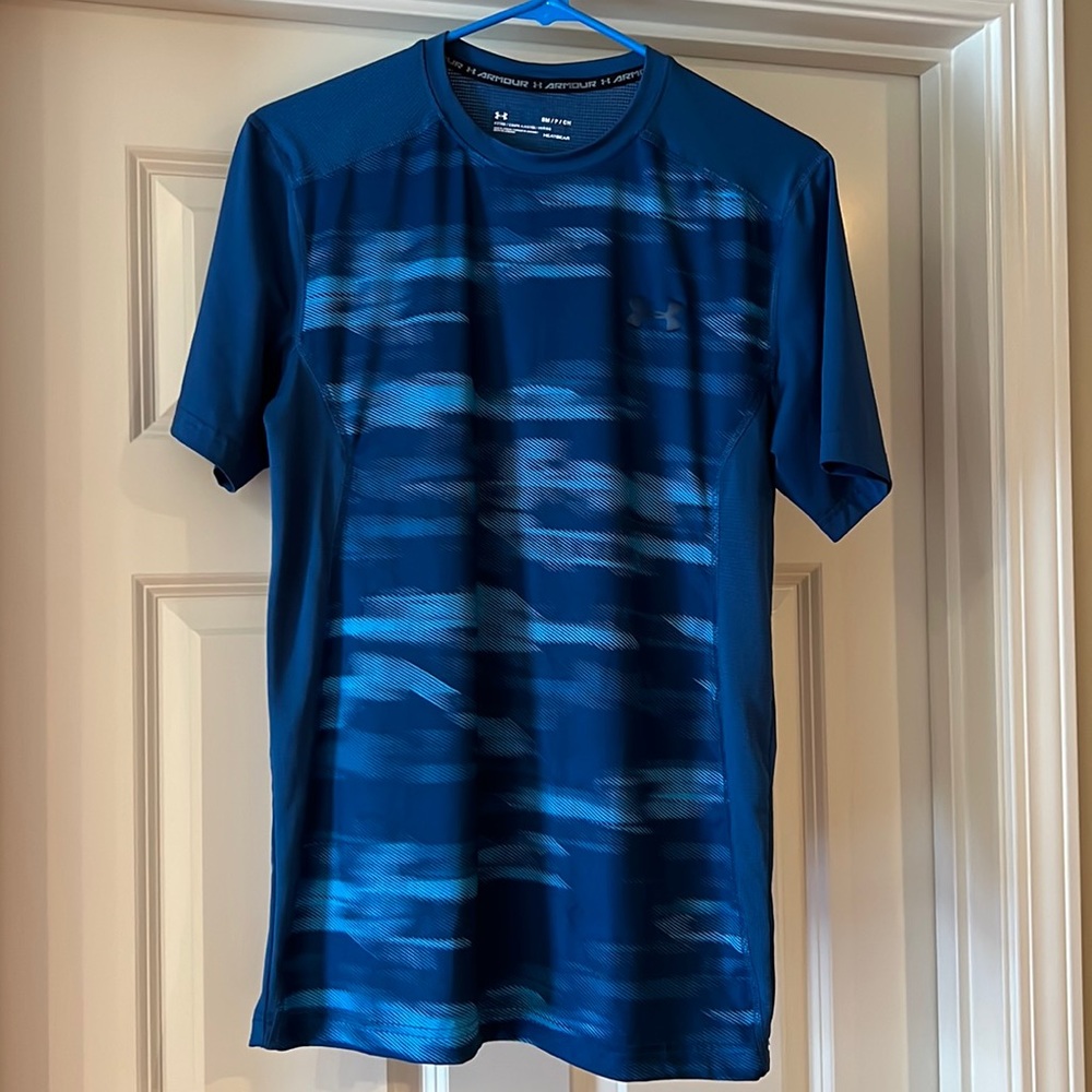 Under Armour Mens short sleeve tech shirt.